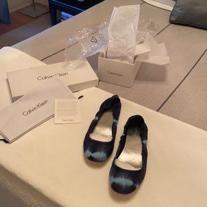 Calvin Klein navy/lt. blue batik suede ballet flat